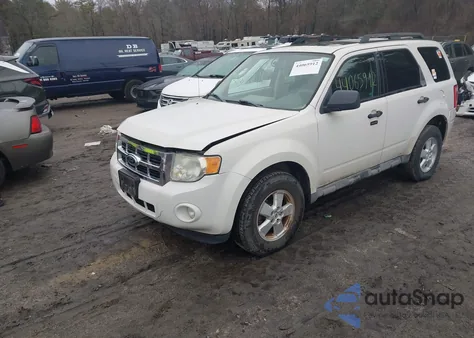 2009 Ford Escape Xlt z USA, uszkodzony, nr VIN 1FMCU93GX9KB03860
